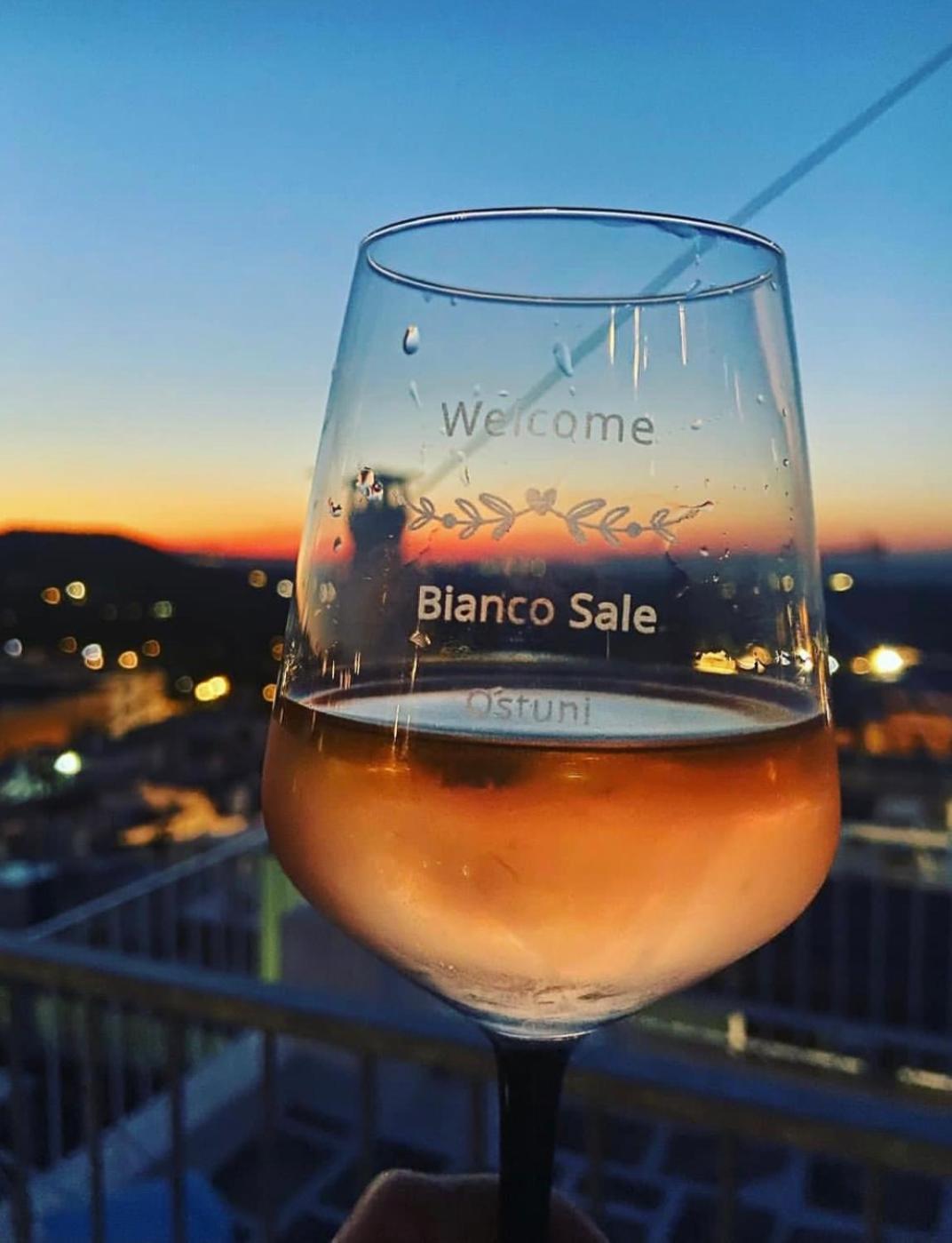 Bianco Sale Holiday Home - Seaview Terraces ออสตูนี ภายนอก รูปภาพ